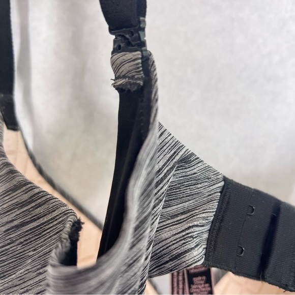 Victoria’s Secret uplift semi Demi bra 32DDD - Picture 5 of 6